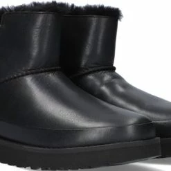 UGG Vrouwen Laarzen Kleur: Zwart Maat: 37 -Dames-schoenen Verkoop 550x353 1