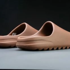 Adidas Yeezy Slide Flax FZ5896 Maat 44 1/2 Kleur Als Op Foto 6 Adidas Yeezy Slide Flax FZ5896 Maat 44 1/2 Kleur Als Op Foto -Dames-schoenen Verkoop 550x366 88