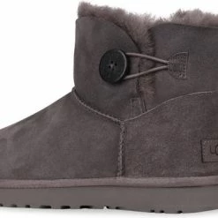 UGG - Dames Snowboots Mini Bailey Buttons II Grey - Grijs - Maat 38 -Dames-schoenen Verkoop 550x376 8
