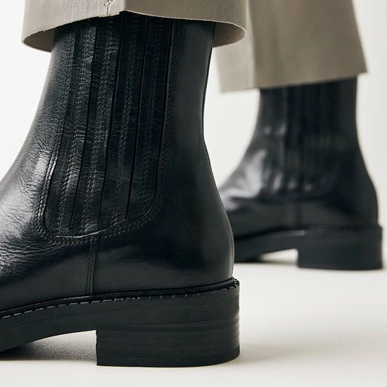 VIA VAI Bellamy Stitch Chelsea boots dames - Enkellaarsjes dames - Zwart - Maat 38 VIA VAI Bellamy Stitch Chelsea Boots Dames - Enkellaarsjes Dames - Zwart - Maat 38 -Dames-schoenen Verkoop 550x550 199