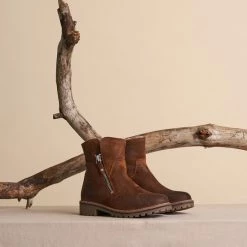 Travelin' Vartae Dames Enkellaarsjes - Winter Boots - Wax Suede Leer - Wol Gevoerd - Cognac - Maat 41 -Dames-schoenen Verkoop 550x550 212