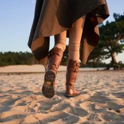 Travelin' Alaska Dames Outdoor Laarzen - Vibram Zool - Waterdicht - Gevoerd - Cognac Bruin Leer - Maat 39 -Dames-schoenen Verkoop 550x550 229