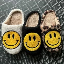 Badrock Smiley Sloffen – Unisex Pantoffels Smiley – Smiley Slippers - Sloffen – Zachte Pantoffels – Gekke Sloffen – Sloffen Dames & Heren – Zwart - Cadeau - Maat 41/42 -Dames-schoenen Verkoop 550x550 265