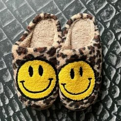 Badrock Smiley Sloffen – Unisex Pantoffels Smiley – Smiley Slippers - Sloffen – Zachte Pantoffels – Gekke Sloffen – Sloffen Dames & Heren – Zwart - Cadeau - Maat 41/42 -Dames-schoenen Verkoop 550x550 271