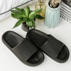 Geweo - Badslippers - EVA Slippers Heren Dames - Pillow Slides - Kerstmis - Kerstfeest - Christmas Gift - Unisex - Verdikte - Antislip - Lichtgewicht - Zwart - Maat 46/47 -Dames-schoenen Verkoop 550x550 97